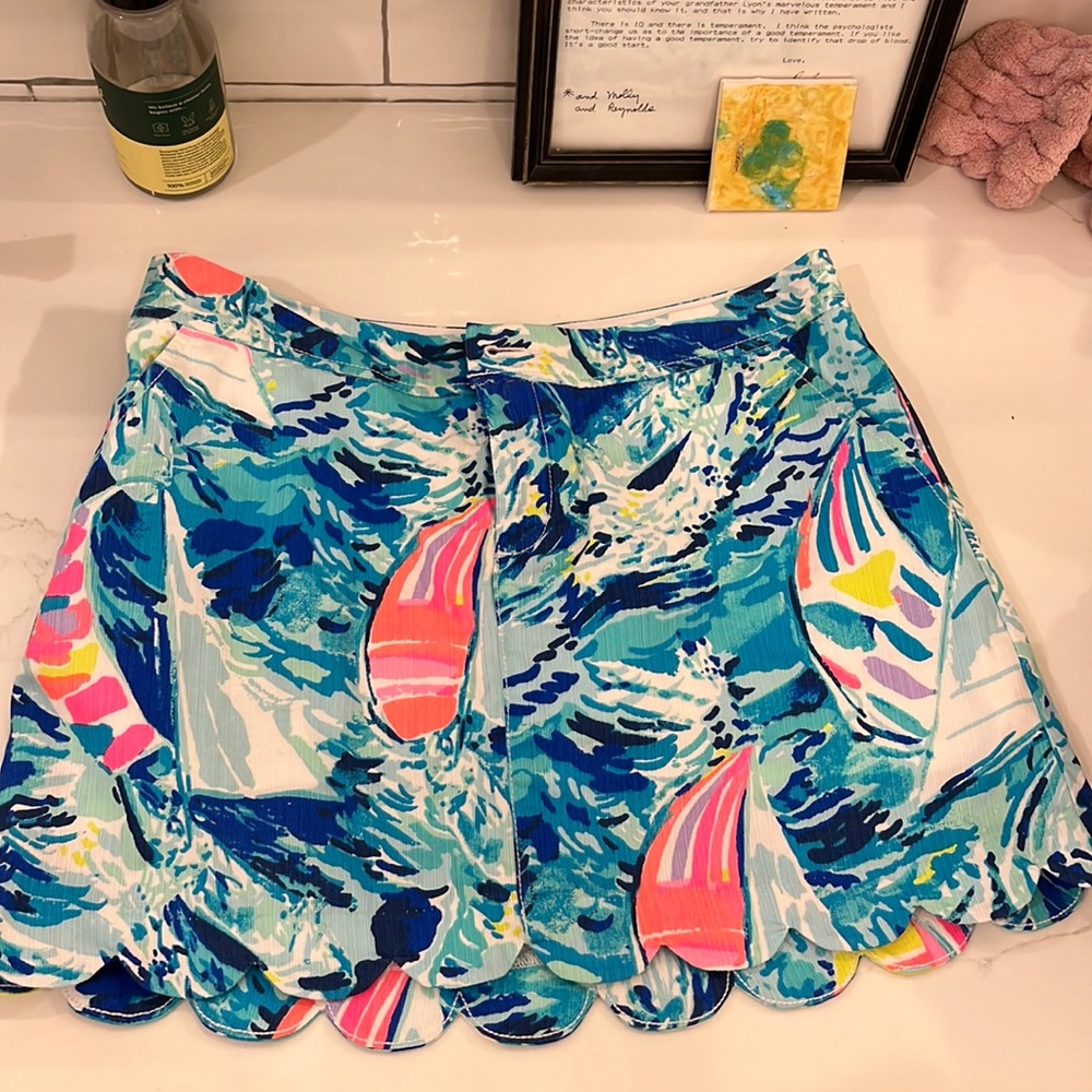 Size 4 Lilly Pulitzer scalloped skort